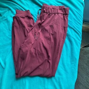 Lululemon On The Fly Jogger